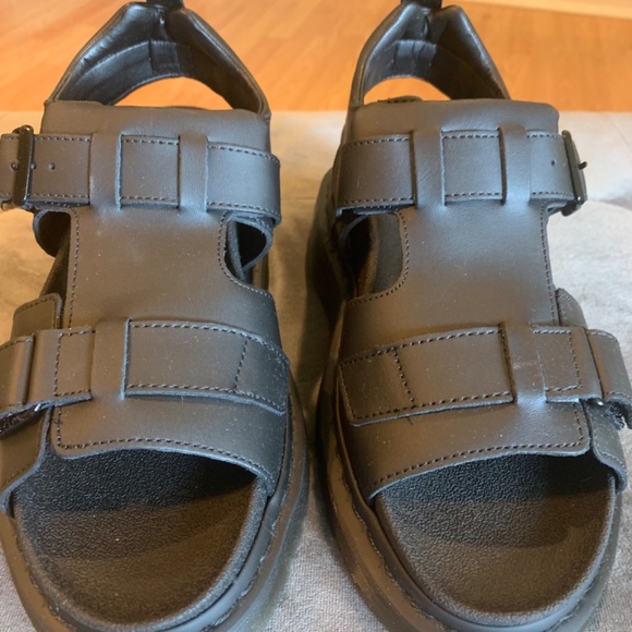 ⭐️SOLD Dr. Martens Kamilah Sandals Size 8 NIB - Picture 2 of 8